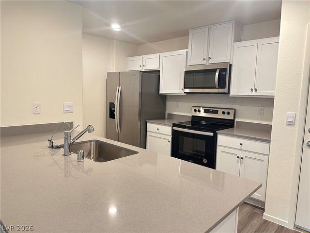 9918 Saffron Hills Street, Las Vegas, NV 89141
