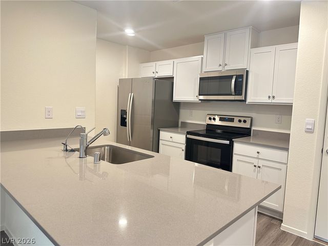9918 Saffron Hills Street, Las Vegas, NV 89141