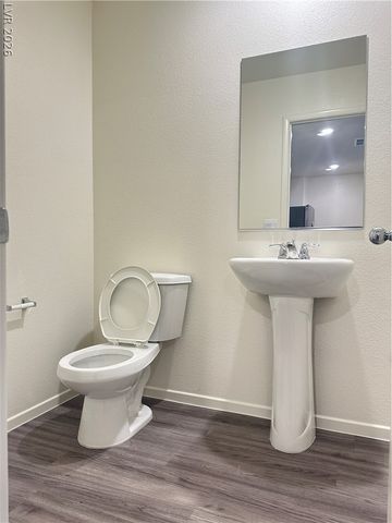 9918 Saffron Hills Street, Las Vegas, NV 89141