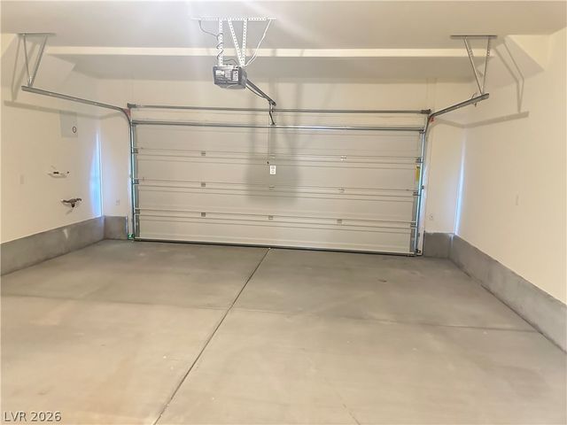 9918 Saffron Hills Street, Las Vegas, NV 89141