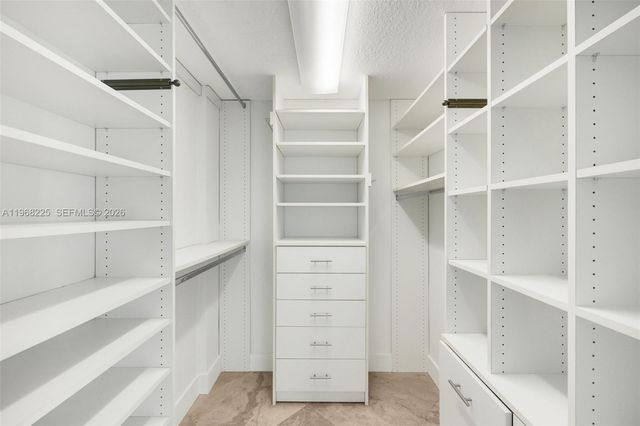 10 Venetian Way 403, Miami Beach, FL 33139