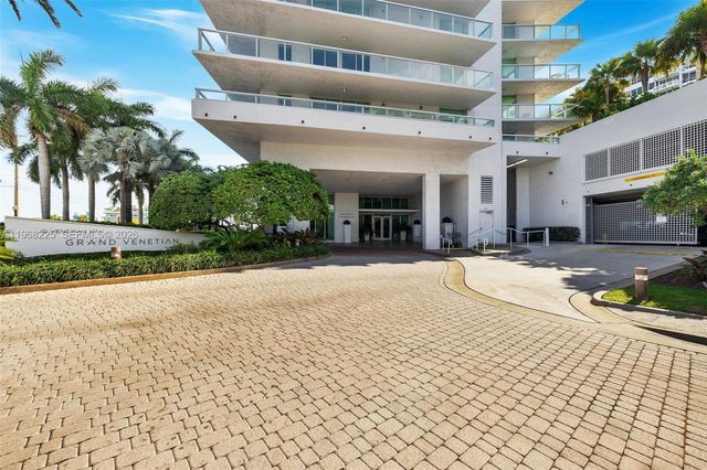 10 Venetian Way 403, Miami Beach, FL 33139