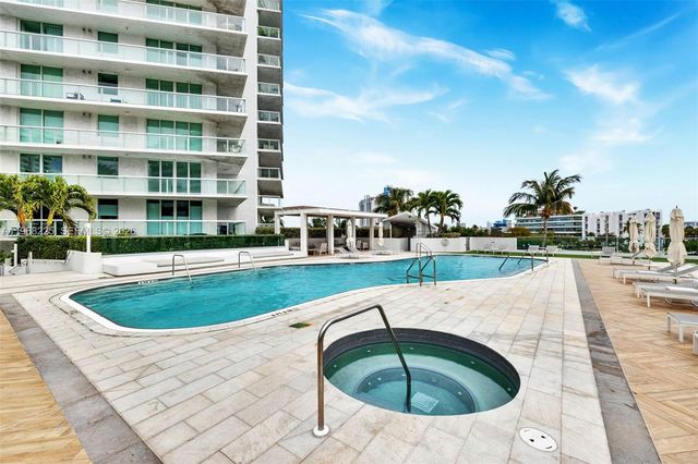 10 Venetian Way 403, Miami Beach, FL 33139