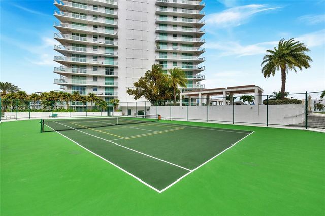 10 Venetian Way 403, Miami Beach, FL 33139