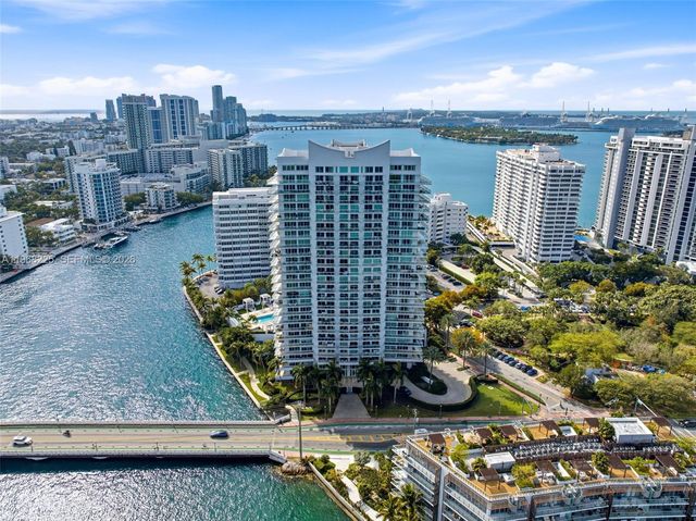 10 Venetian Way 403, Miami Beach, FL 33139