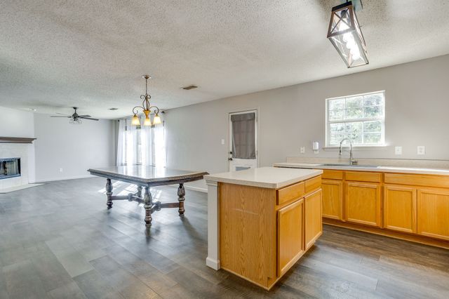 2521 Buffalo Run, Burleson, TX 76028