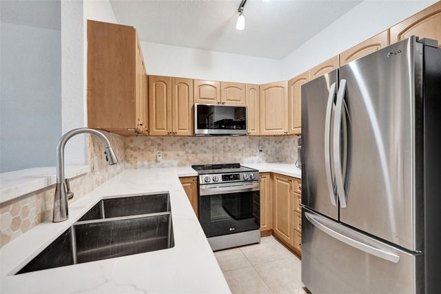 1743 NE 4th Avenue, Fort Lauderdale, FL 33305