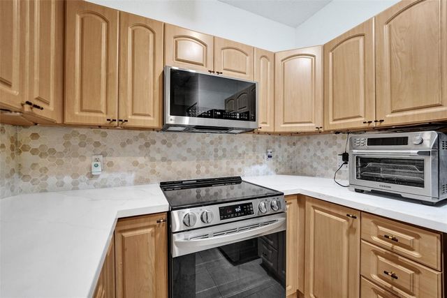 1743 NE 4th Avenue, Fort Lauderdale, FL 33305