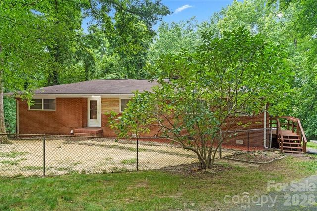 7328 Everett Drive, Charlotte, NC 28214