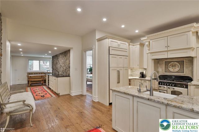 94 Pennsylvania Avenue, Easton, PA 18042