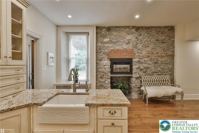 94 Pennsylvania Avenue, Easton, PA 18042