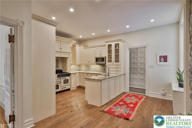 94 Pennsylvania Avenue, Easton, PA 18042