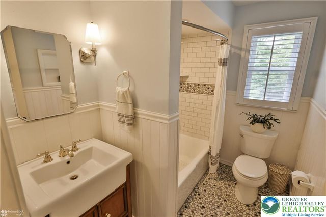 94 Pennsylvania Avenue, Easton, PA 18042