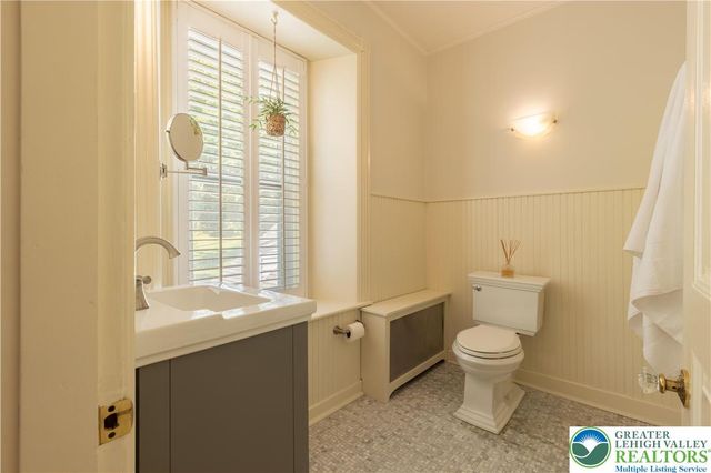 94 Pennsylvania Avenue, Easton, PA 18042