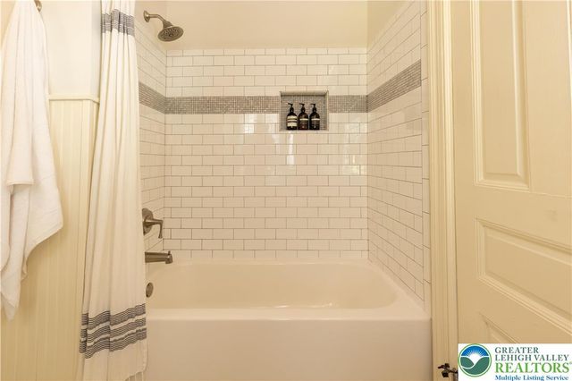 94 Pennsylvania Avenue, Easton, PA 18042