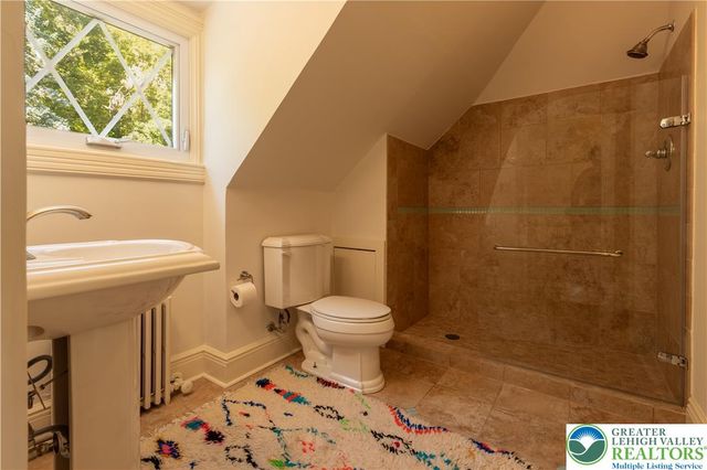 94 Pennsylvania Avenue, Easton, PA 18042