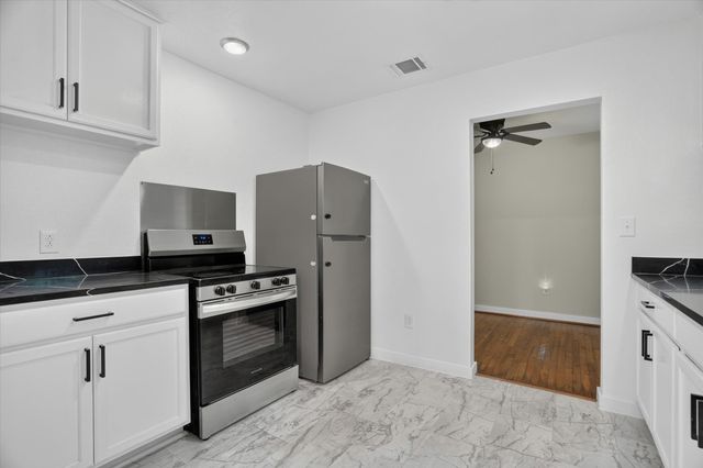 5016 Marks Place, Fort Worth, TX 76116