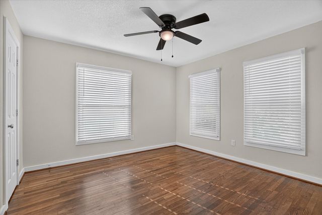 5016 Marks Place, Fort Worth, TX 76116