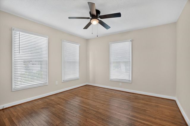 5016 Marks Place, Fort Worth, TX 76116