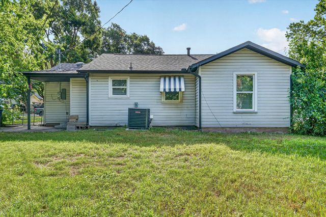 5016 Marks Place, Fort Worth, TX 76116