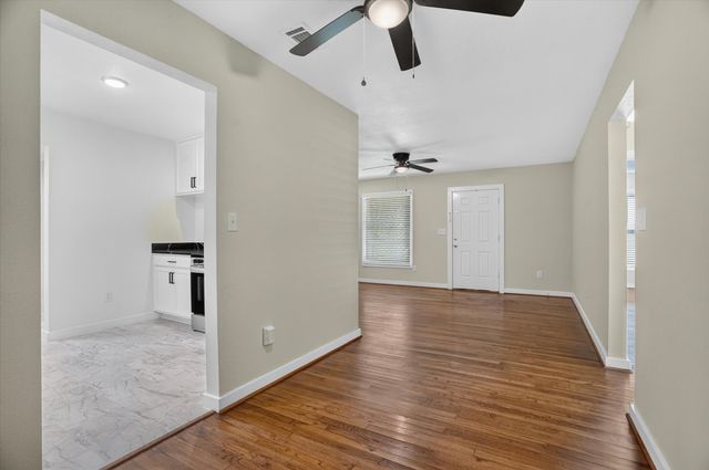 5016 Marks Place, Fort Worth, TX 76116