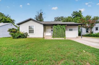 5016 Marks Place, Fort Worth, TX 76116