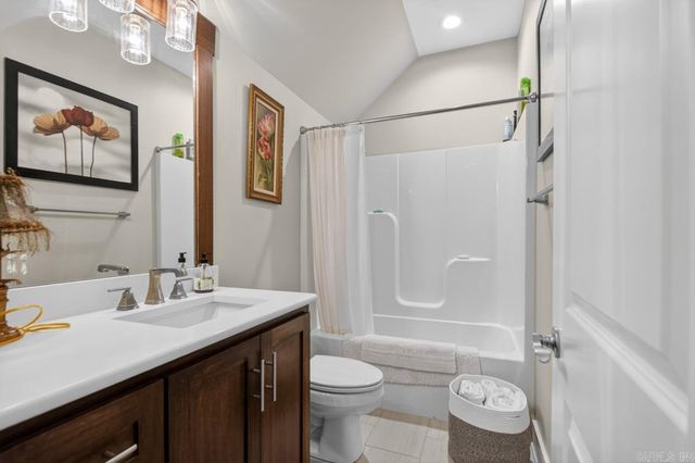 525 Forest Pond Lane, Benton, AR 72019