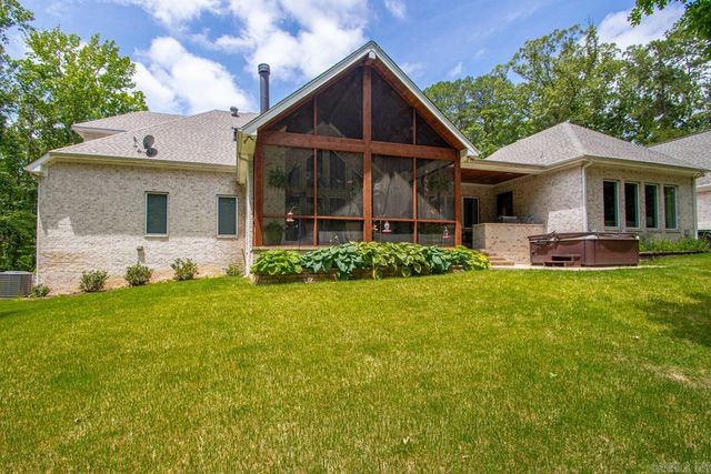 525 Forest Pond Lane, Benton, AR 72019