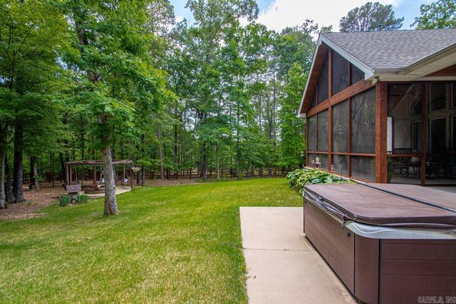 525 Forest Pond Lane, Benton, AR 72019