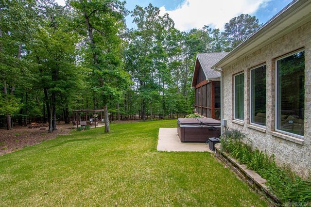 525 Forest Pond Lane, Benton, AR 72019