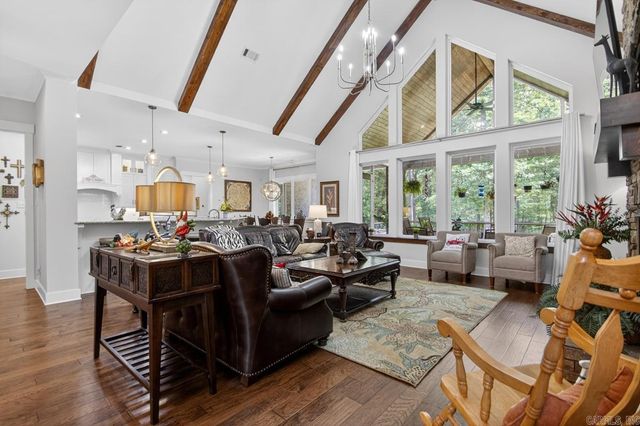 525 Forest Pond Lane, Benton, AR 72019