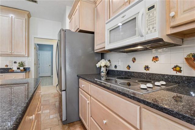 200 Rosetta DR, Yorktown, VA 23693