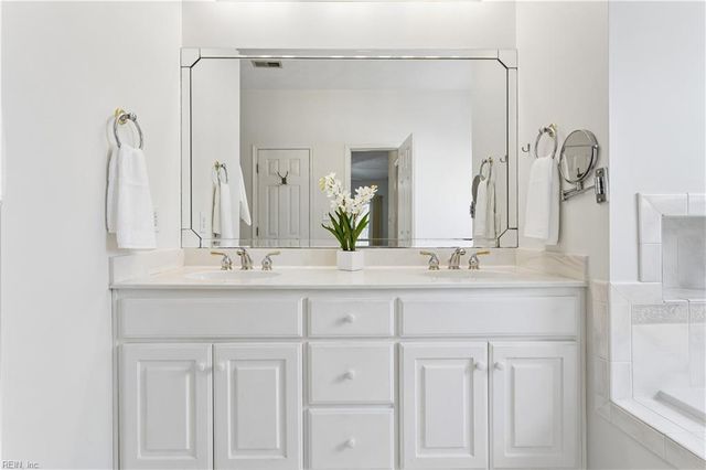 200 Rosetta DR, Yorktown, VA 23693