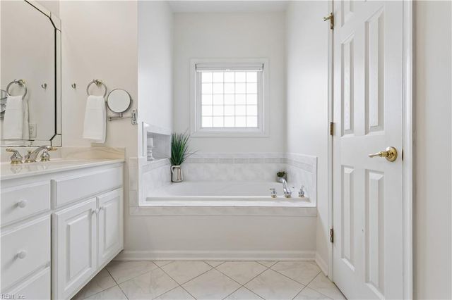 200 Rosetta DR, Yorktown, VA 23693