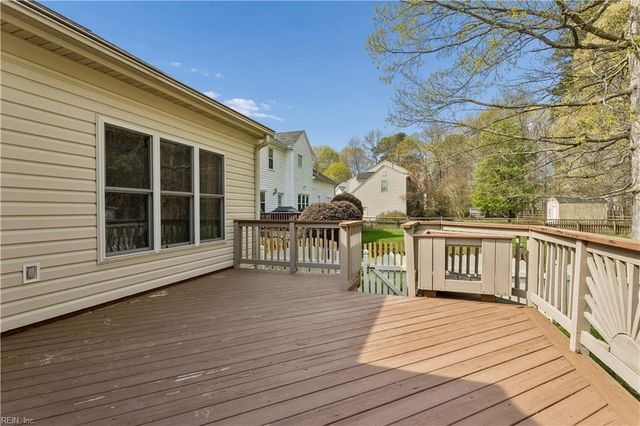200 Rosetta DR, Yorktown, VA 23693