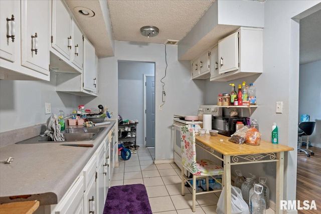 3212-3214 CLARENDON Drive, Springfield, IL 62704