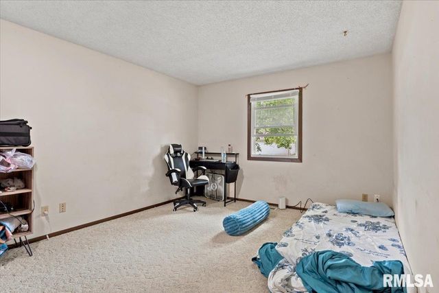 3212-3214 CLARENDON Drive, Springfield, IL 62704