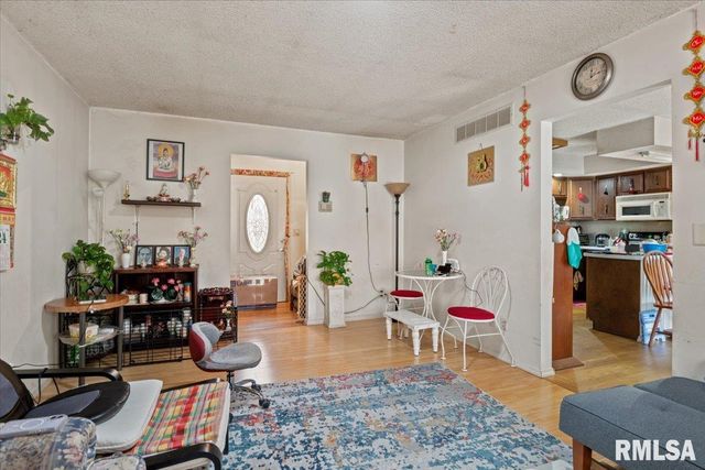 3212-3214 CLARENDON Drive, Springfield, IL 62704