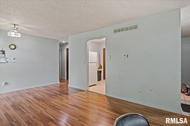 3212-3214 CLARENDON Drive, Springfield, IL 62704