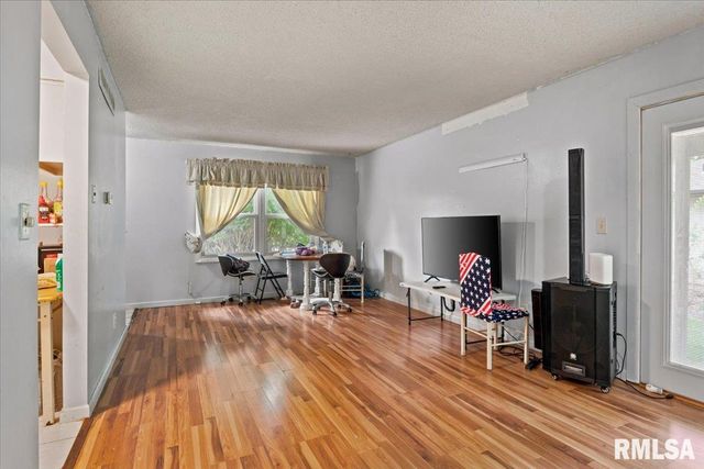 3212-3214 CLARENDON Drive, Springfield, IL 62704