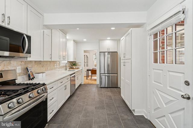 2719 N LEXINGTON ST, Arlington, VA 22207