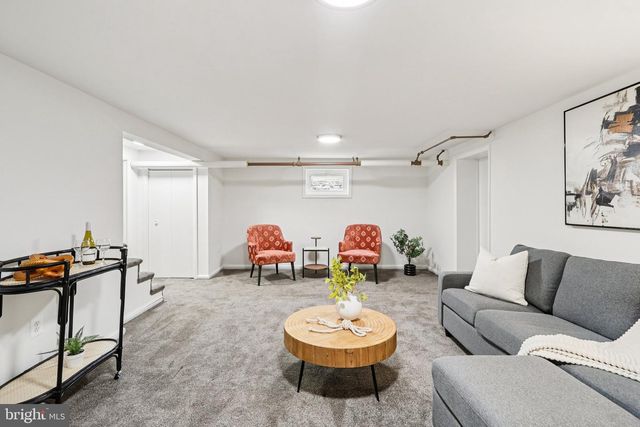 2719 N LEXINGTON ST, Arlington, VA 22207