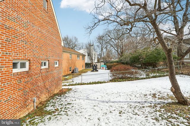 2719 N LEXINGTON ST, Arlington, VA 22207