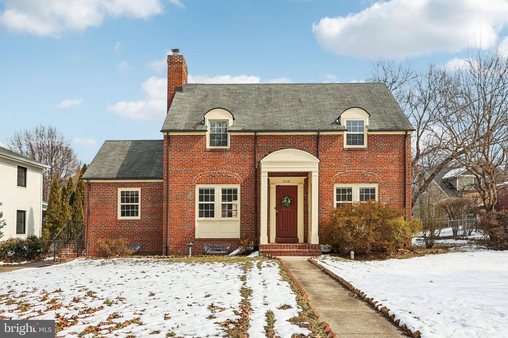 2719 N LEXINGTON ST, Arlington, VA 22207