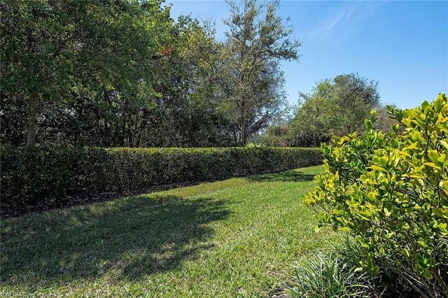 2409 Ariane DR, Naples, FL 34112
