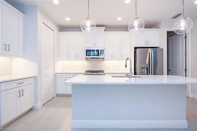 2409 Ariane DR, Naples, FL 34112