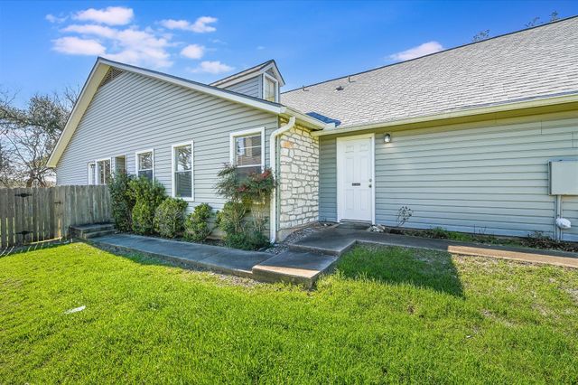 528 Cutty TRL A, Lakeway, TX 78734
