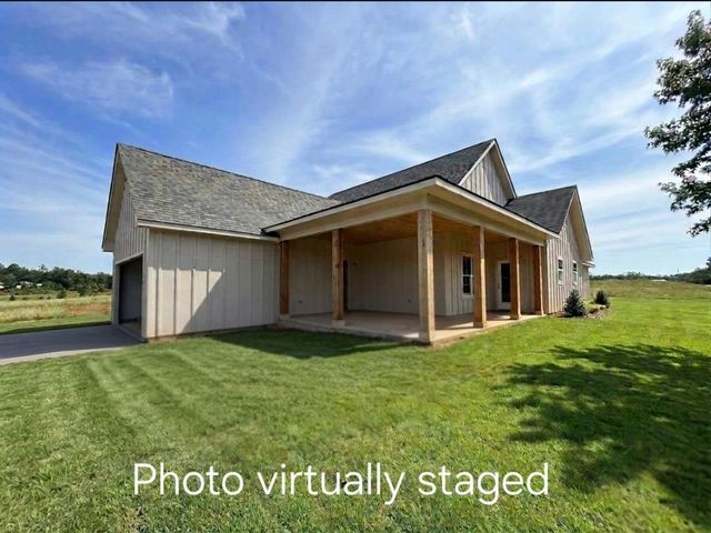 111 W Cuipt Way, Gladewater, TX 75647