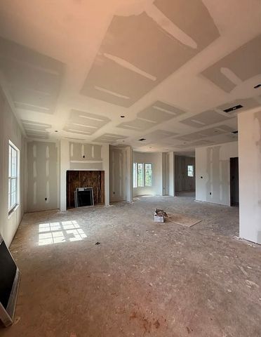 111 W Cuipt Way, Gladewater, TX 75647