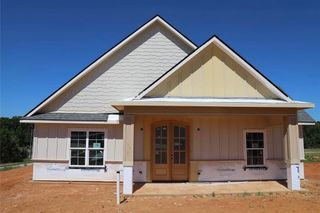 111 W Cuipt Way, Gladewater, TX 75647